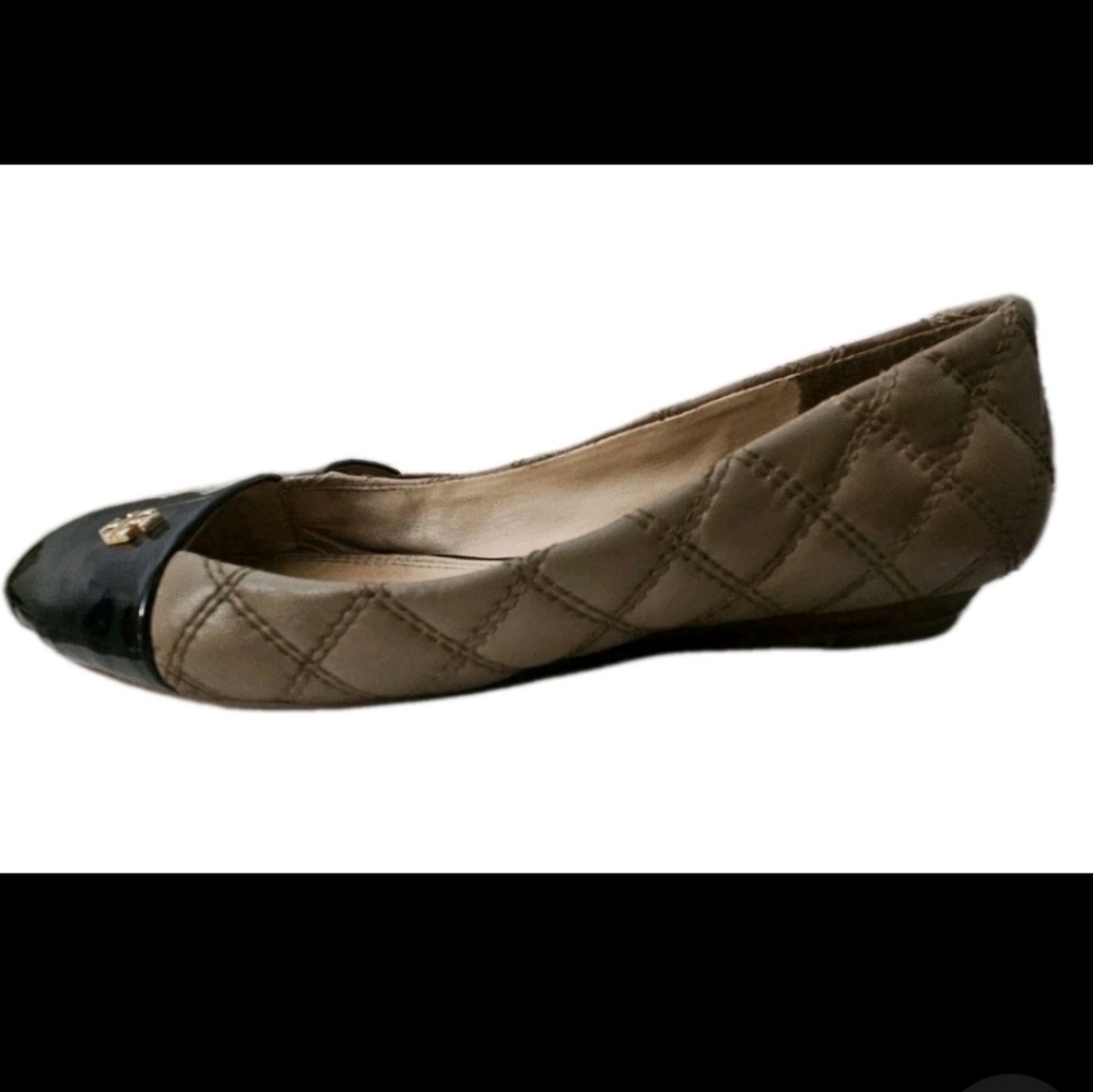 Tory Burch Claremont Tan Quilted/Patent Leather Flats Shoes Women's Size 6M - Picture 4 of 8